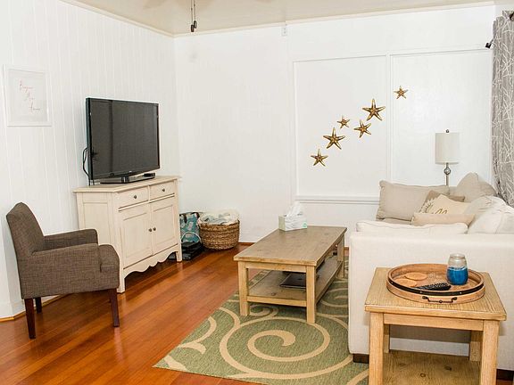 3rd image of 511 Maluniu Ave