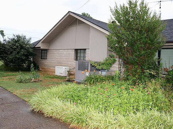 5th image of 2112 York Dr