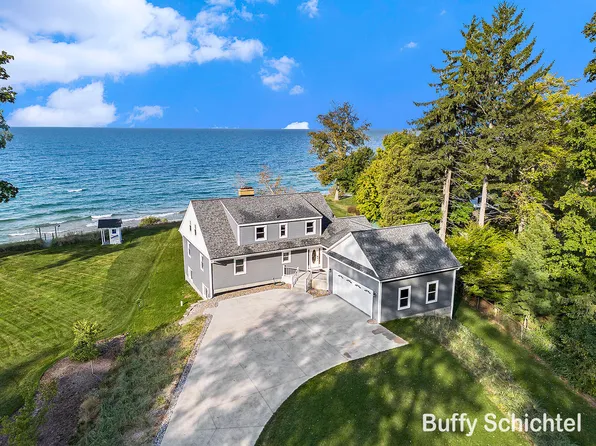 3163 Scenic Dr N, Muskegon, MI 49445