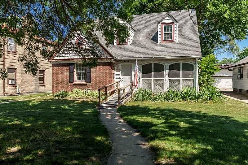 1st image of 2203 Benderwirt Ave
