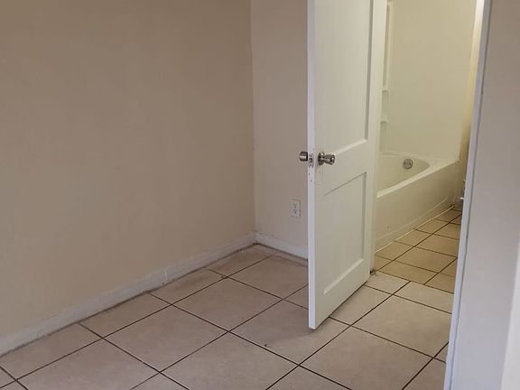 4th image of 930 18th St #969940D67