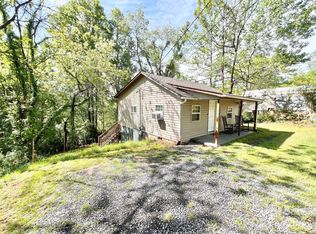 606 Broadway St NW, Lenoir, NC 28645