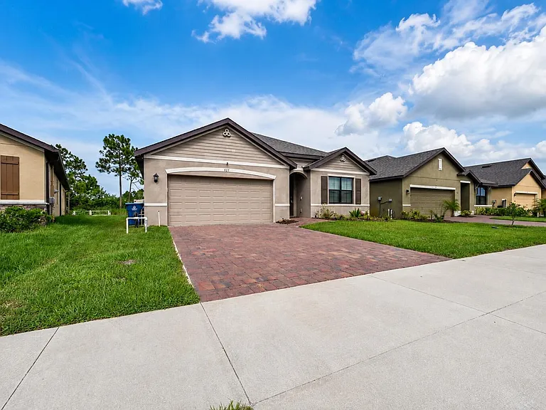 927 Remington Green Dr SE — Photo 4