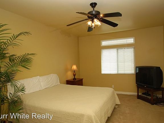 4th image of 109 30th St #A