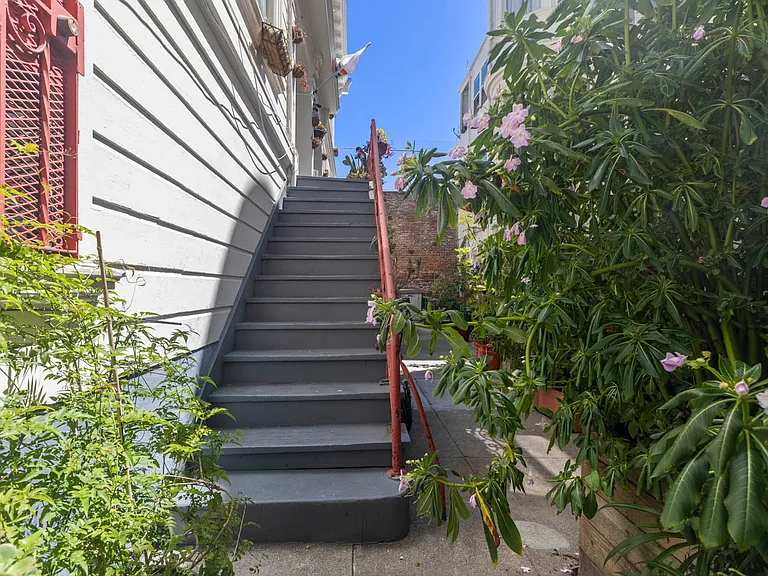 2425 Mission St #B — Photo 9