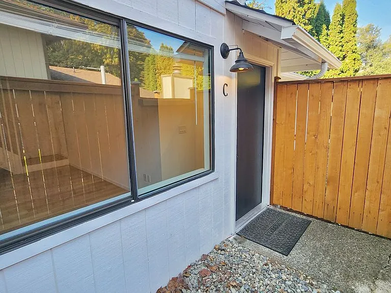 15420 40th Ave S — Photo 2