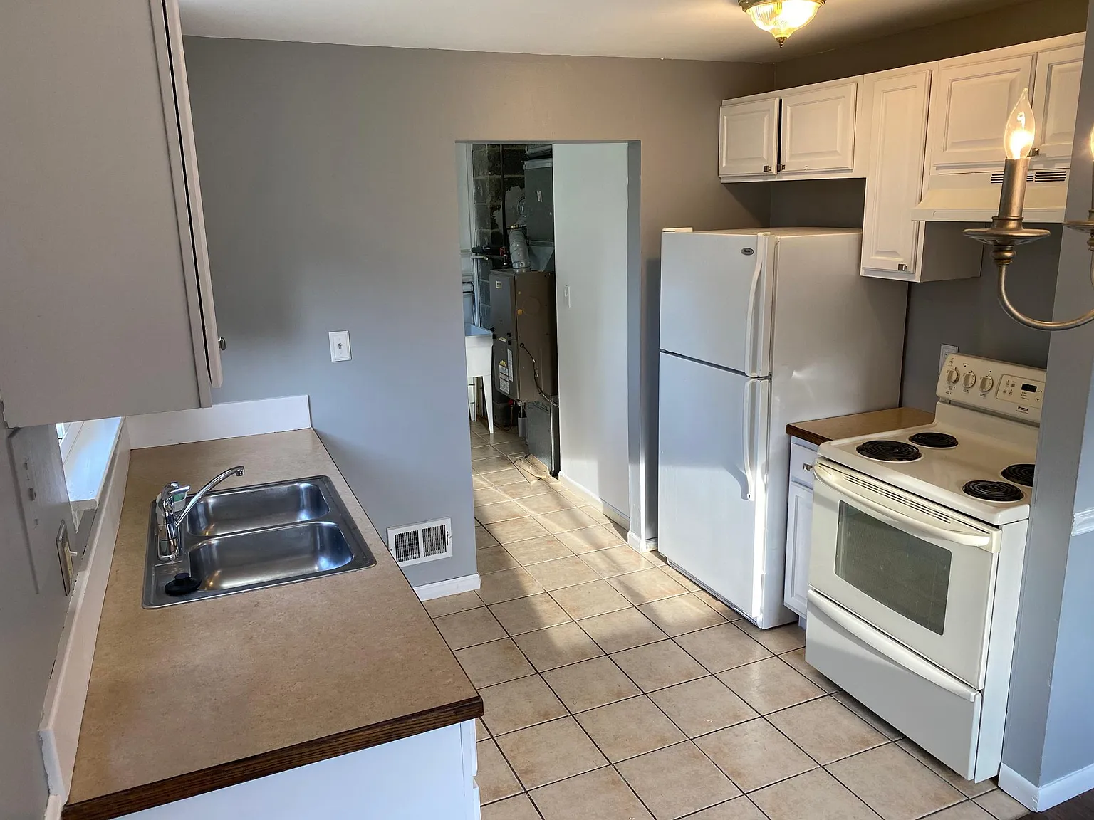 27824 Lasslett St — Photo 4
