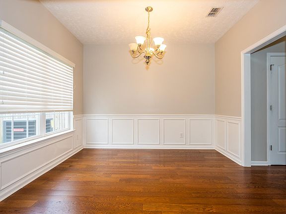 5th image of 2526 New Holland Cir
