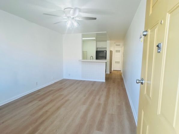 736 Bernard St APT 102