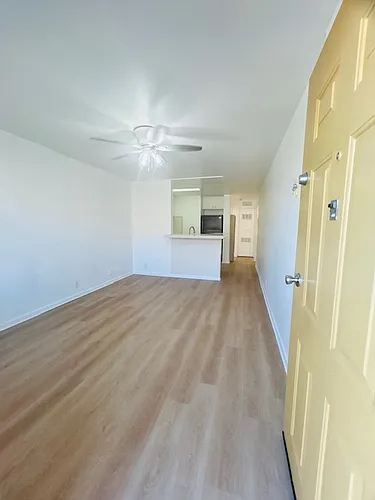 736 Bernard St #102 Photo 1