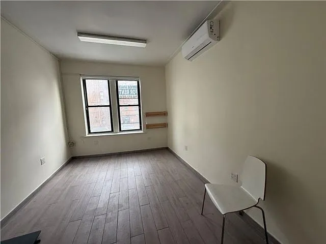 Studio, $3,200 — Photo 2