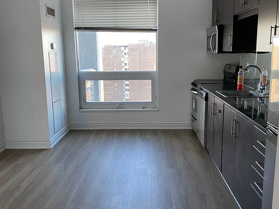 30 Herons Hill Way #1904