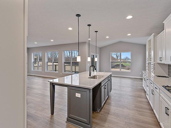 2nd image of 9406 Sunstone Dr #10