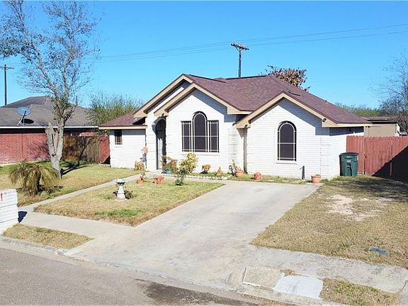 2nd image of 1904 Crisantema Ave