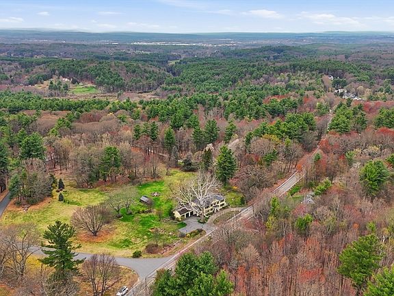 3rd image of 77 Pinnacle Rd