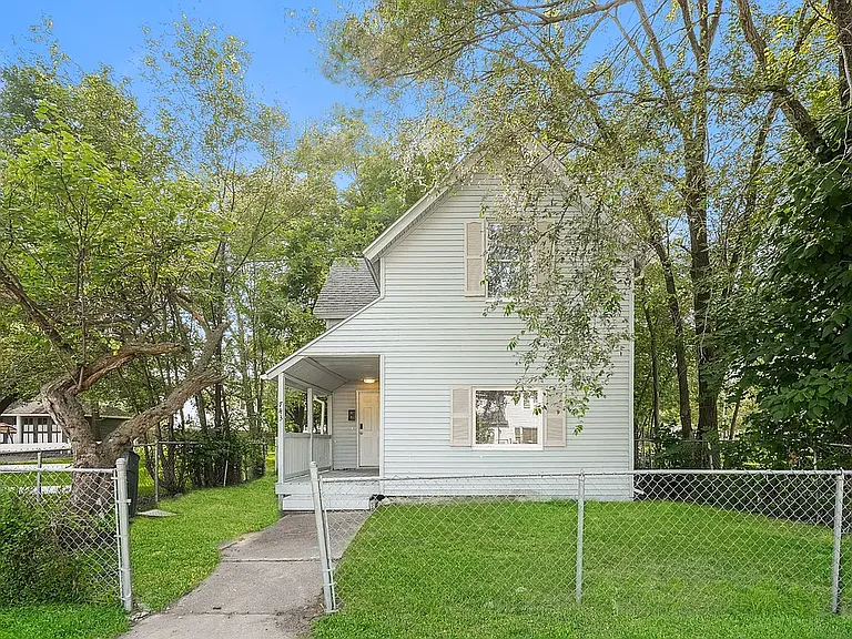 473 Diamond Ave — Photo 2