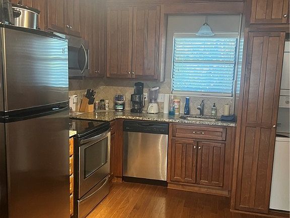 2nd image of 315 E Magnolia Ave