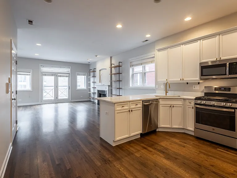 1134 W Fullerton Ave #3 — Photo 6