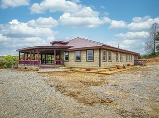 1001 Old Flynns Cove Rd, Crossville, TN 38572