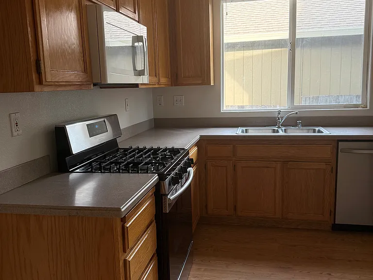 1352 Orsolini Pl — Photo 5