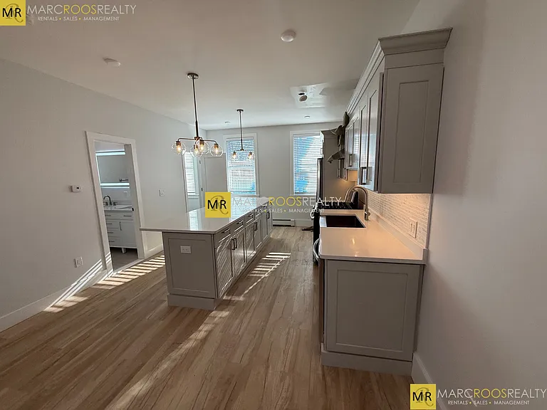 55 W Eagle St #2 — Photo 20