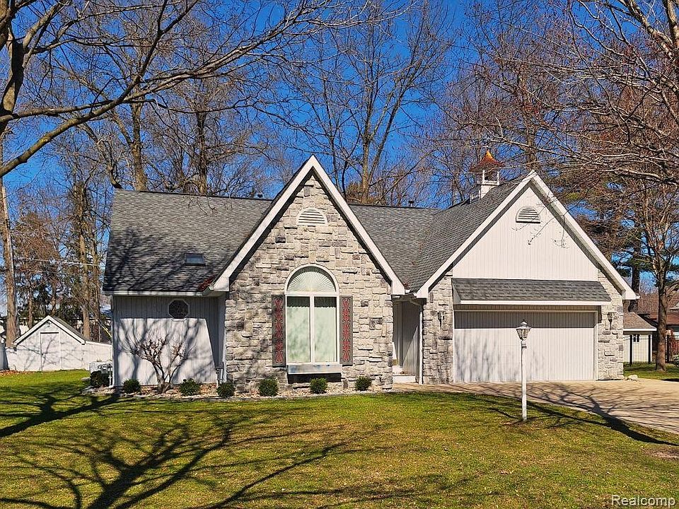 1st image of 112 Woodlawn Dr
