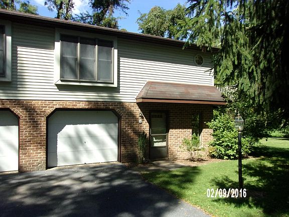 3rd image of 4 Breton Ln