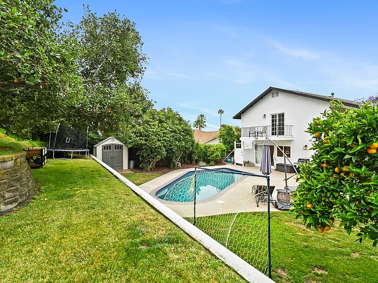 6075 Charae St — Photo 25
