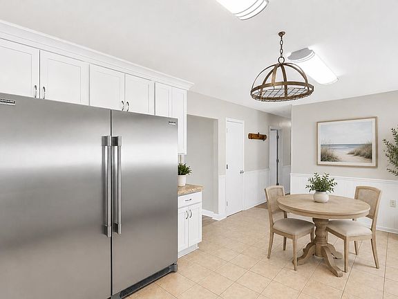 4th image of 715 Cypress Dr.