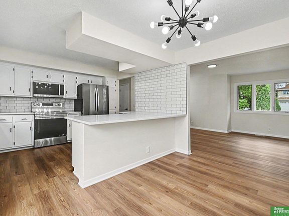 5th image of 10529 Nicholas St