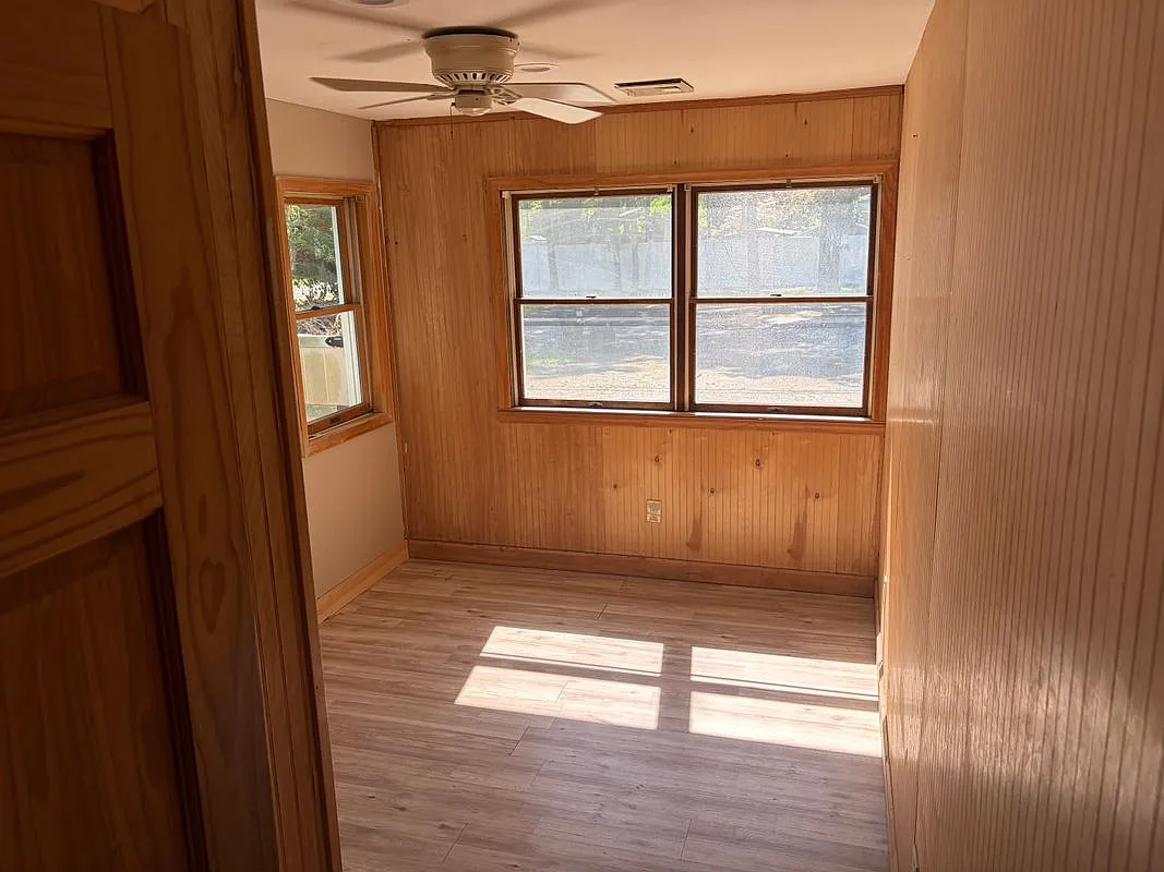 3 bed, 2.0 bath, 1300 sqft, $3,500 — Photo 1