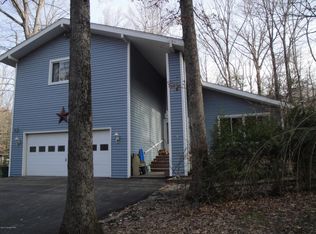 106 Cobble Creek Dr, Tannersville, PA 18372