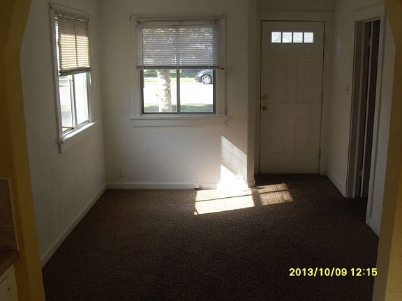 3rd image of 216 S Commercial Ave