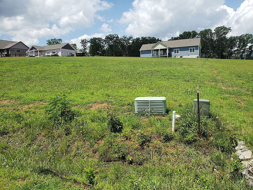 2nd image of 107 Pisgah Gap Rd