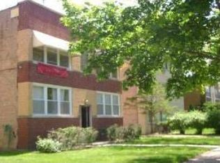 8851 Lamon Ave APT 2A, Skokie, IL 60077