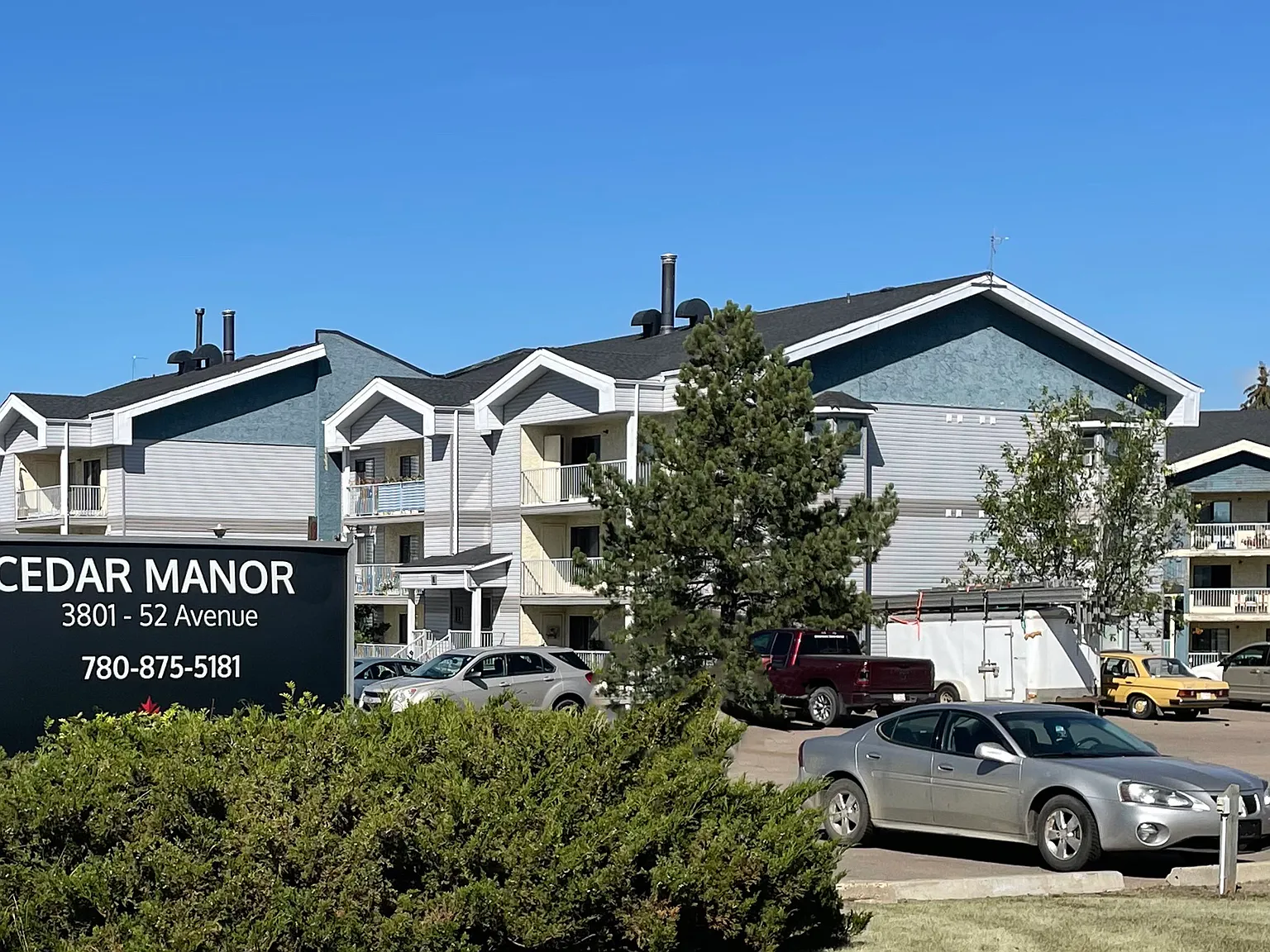 Cedar Manor — Photo 2