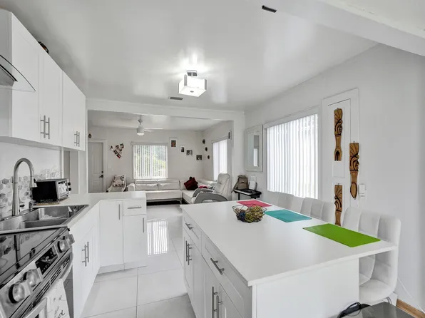 5717 Buchanan Street, Hollywood, FL 33021