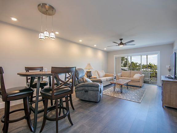4th image of 3061 Sandpiper Bay Cir APT J206