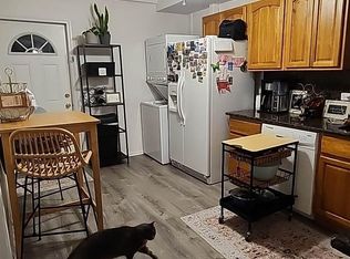 1813 N Fairfield Ave BASEMENT B, Chicago, IL