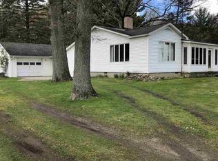 9640 S Fenmore Rd, Saint Charles, MI 48655