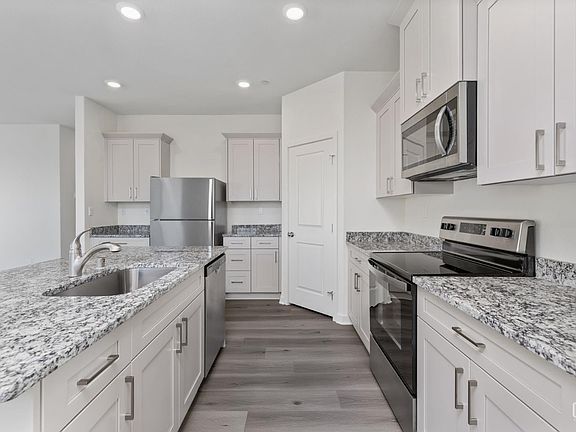3rd image of 7514 Rambutan Pl