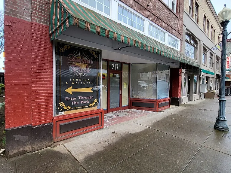 217 N Tower Ave — Photo 2