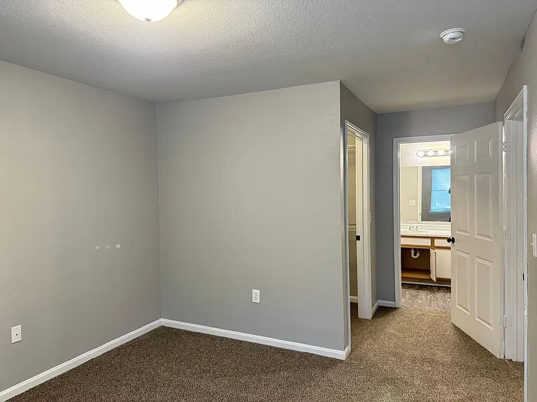 2113-2119 Ringgold Ct — Photo 20
