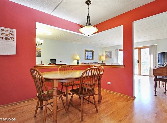 4th image of 5320 N Lowell Ave APT 310