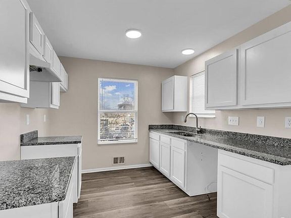 5th image of 7658 Desoto St
