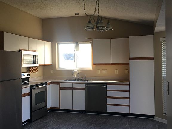 3rd image of 2270 Antoinette Way