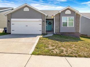 27504 Forest Ridge Dr, Warrenton, MO 63383