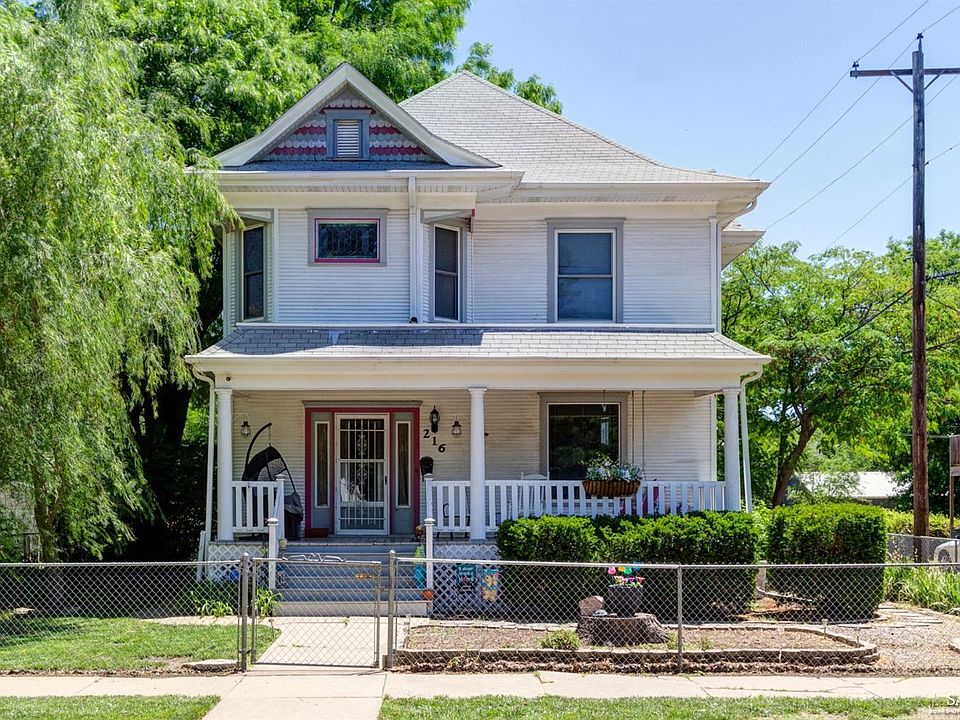 1st image of 216 N 12th St