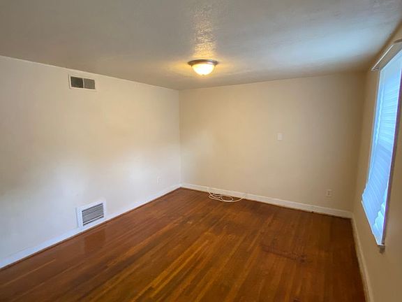 4th image of 2411 Bransford Dr