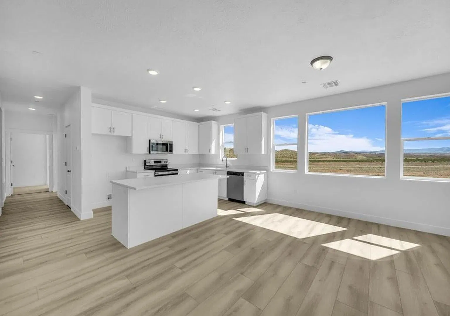 Thoughtfully Designed 2 Bedroom Condo in Desert Color! — Photo 1
